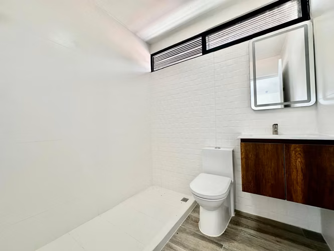 Escazú - Casa esquinera de 3 habitaciones  - Uso Mixto - Remodelada - Imagen 18