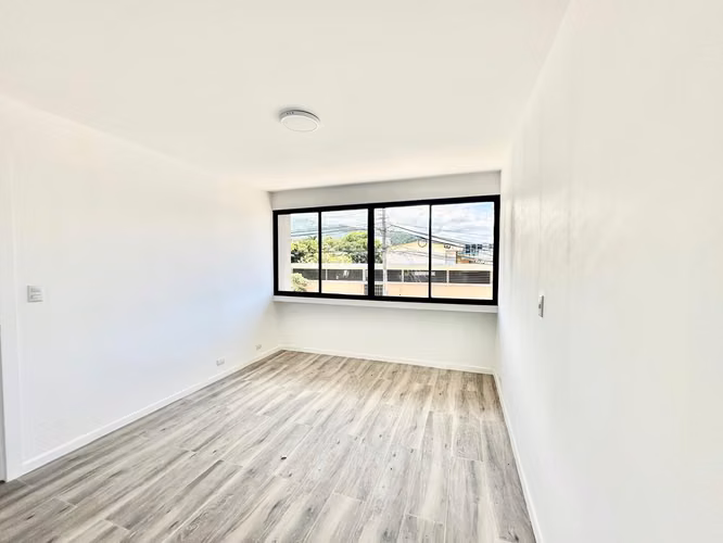 Escazú - Casa esquinera de 3 habitaciones  - Uso Mixto - Remodelada - Imagen 15