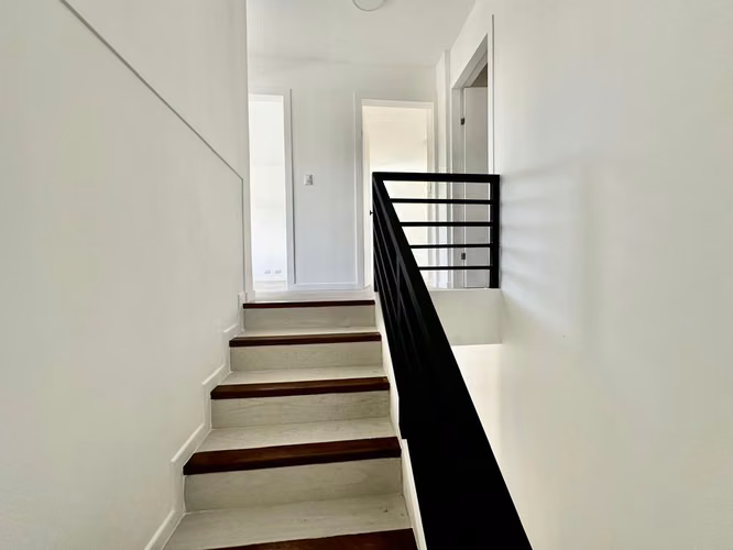 Escazú - Casa esquinera de 3 habitaciones  - Uso Mixto - Remodelada - Imagen 12
