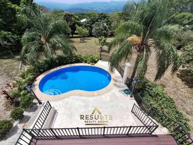 MOVE-In Ready! Impressive Luxury Estate w/ Pool in Atenas! - Imagen 13