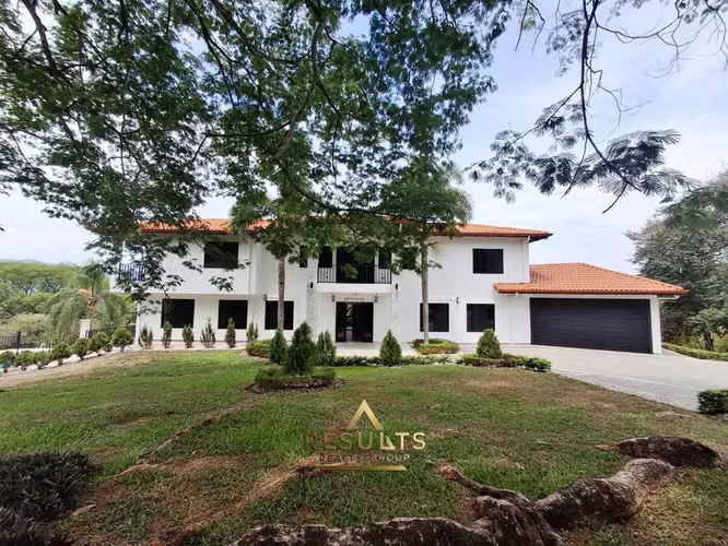 MOVE-In Ready! Impressive Luxury Estate w/ Pool in Atenas! - Imagen 3