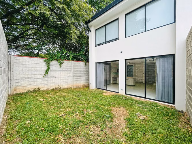 VENTA DE CASA EN CONDOMINIO LINDORA VILLAGE SANTA ANA