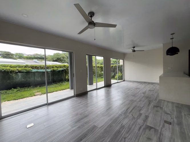 VENTA O ALQUILER DE CASA EN CONDOMINIO LIV 52 - BELEN - Imagen 2