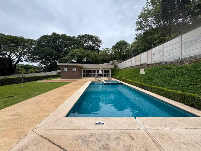 RENT OR SALE OF HOUSE IN CONDOMINIUM - BELEN