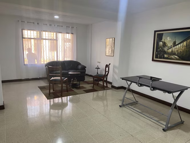 Se alquila edificio de 3 pisos con parqueo interno en San José - Imagen 11