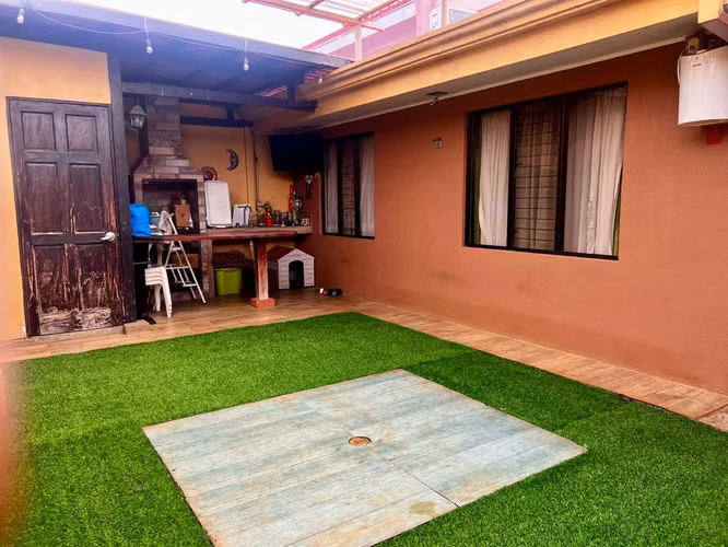 Se vende casa en residencial, Desamparados, Alajuela P.P