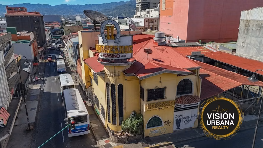 Edificio Esquinero de 4 niveles en San José Centro