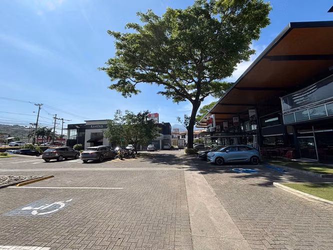 ALQUILER DE AMPLIO LOCAL EN PLAZA COMERCIAL - LINDORA - Imagen 19