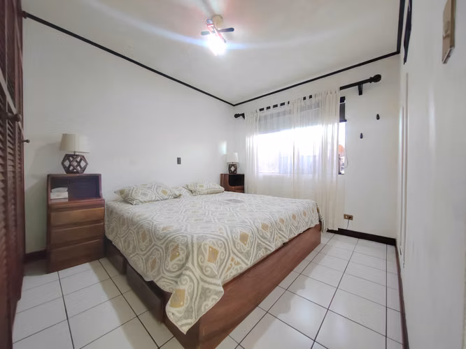 Venta Casa Independiente en Belén | Oficina, Terraza, Jacuzzi y 300 m² - Imagen 13