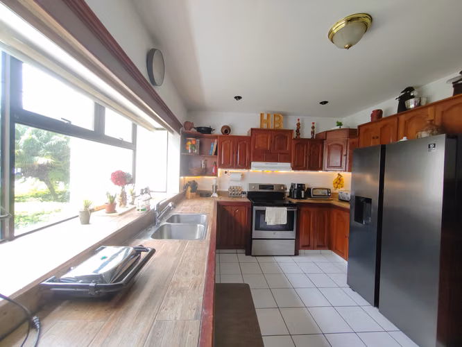 Venta Casa Independiente en Belén | Oficina, Terraza, Jacuzzi y 300 m² - Imagen 10