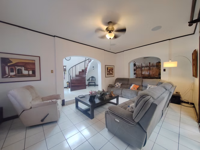 Venta Casa Independiente en Belén | Oficina, Terraza, Jacuzzi y 300 m² - Imagen 5
