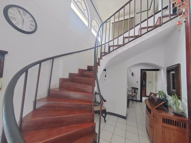 Venta Casa Independiente en Belén | Oficina, Terraza, Jacuzzi y 300 m² - Imagen 4