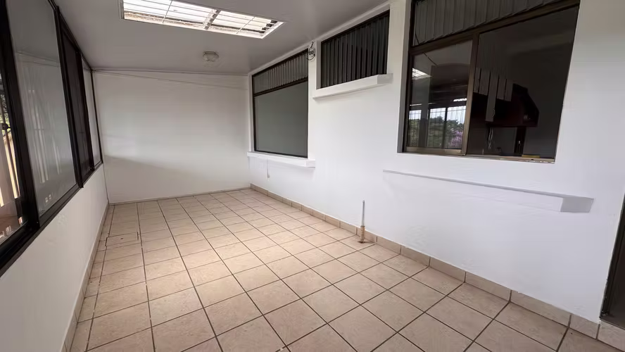 Venta de Apto en Condominio de 1 hab, Guayabos de Curridabat (AD) - Imagen 2