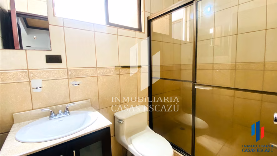 INVERSIÓN EN ESCAZÚ – 2 APARTAMENTOS – $400.000
