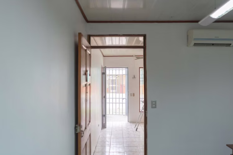 Unique Commercial Rental Opportunity in Santa Ana – Near Clínica Bíblica