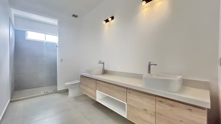 CASA A ESTRENAR EN ALQUILER o VENTA | ELEGANCIA, VISTA Y EXCLUSIVIDAD EN GUACHIPELÍN NORTE, ESCAZÚ - Imagen 10