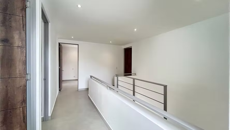CASA A ESTRENAR EN ALQUILER o VENTA | ELEGANCIA, VISTA Y EXCLUSIVIDAD EN GUACHIPELÍN NORTE, ESCAZÚ - Imagen 18