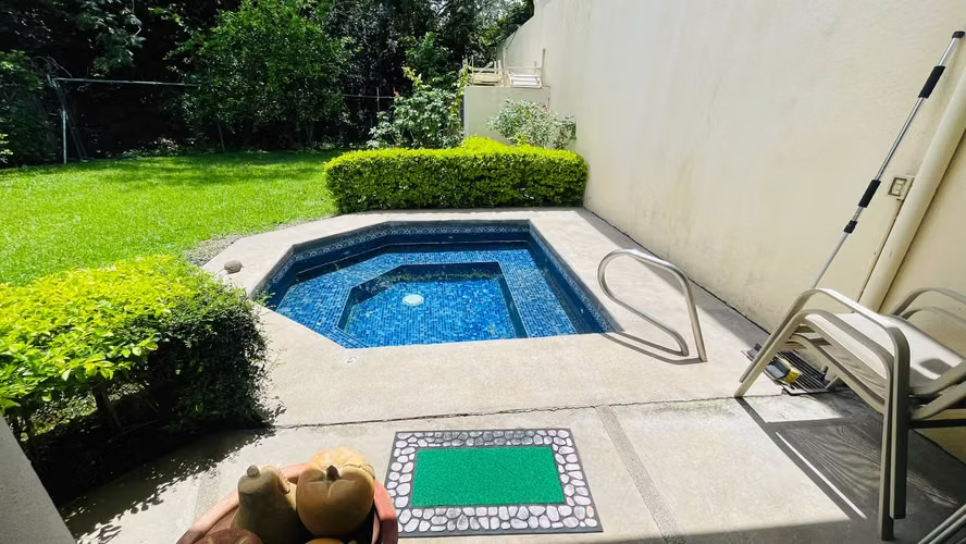 Elegante Residencia con Piscina propia Santa Ana Centro - Imagen 12