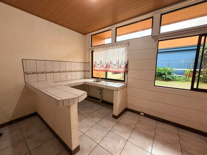 Apartamento en alquiler en Mercedes Norte, Heredia  - Imagen 11