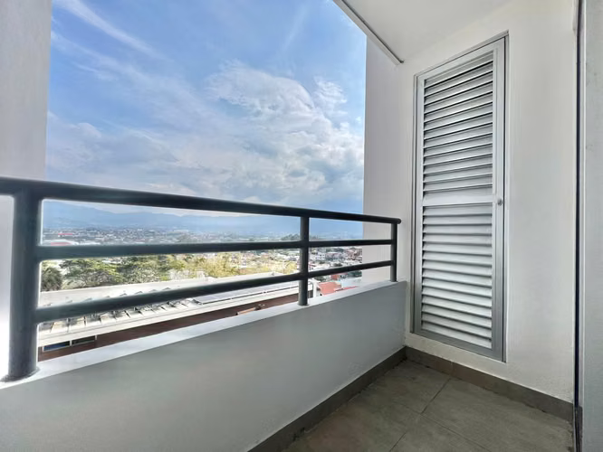 Apartamento de un dormitorio en torre en Los Yoses - Imagen 3