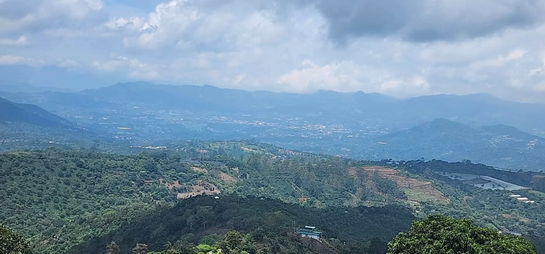 Beautiful lot with a cool climate and spectacular views.
