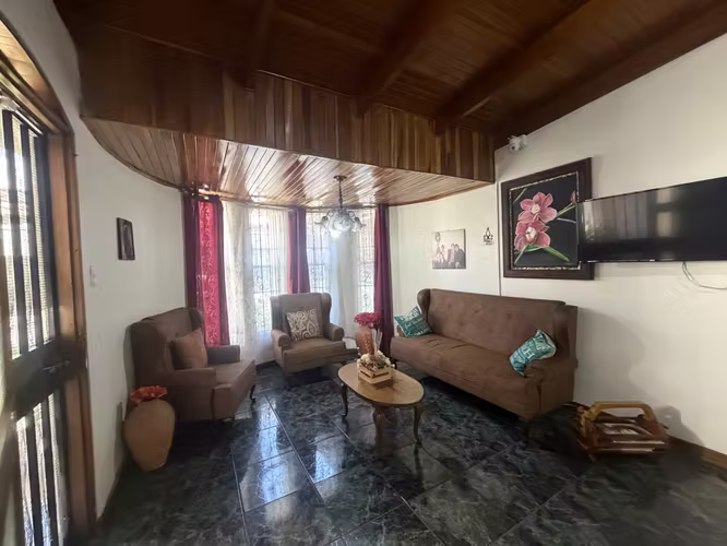 A la venta casa de oportunidad de una planta Urbanixacion La Teindiad de Alajuela - Imagen 8