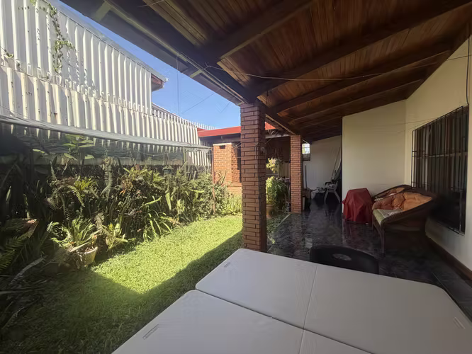 A la venta casa de oportunidad de una planta Urbanixacion La Teindiad de Alajuela - Imagen 14