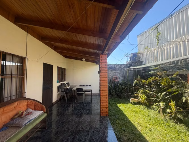 A la venta casa de oportunidad de una planta Urbanixacion La Teindiad de Alajuela - Imagen 6