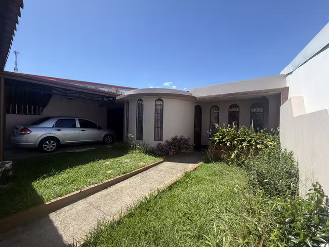 A la venta casa de oportunidad de una planta Urbanixacion La Teindiad de Alajuela - Imagen 7