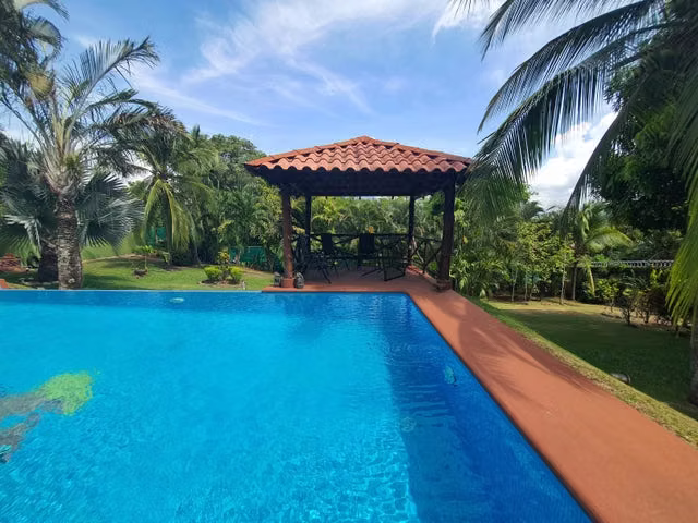 Vendo Quinta de Recreo en Orotina con Casa y Apartamento