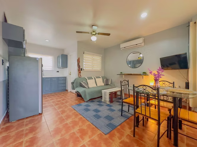 Central Place 9 | Playas del Coco | Planta baja, 2 habitaciones, 1 bano, caminable al centro - Imagen 4