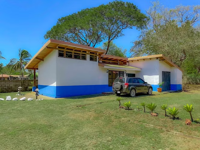 Casa Patricia- 2 bed, 2 bath on a Spacious 1073 square-meter Lot