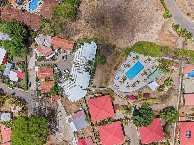 Tucanes Unidad 18 | Una de las pocas distribuciones tipo townhouse de 3 habitaciones en Tucanes - Imagen 5