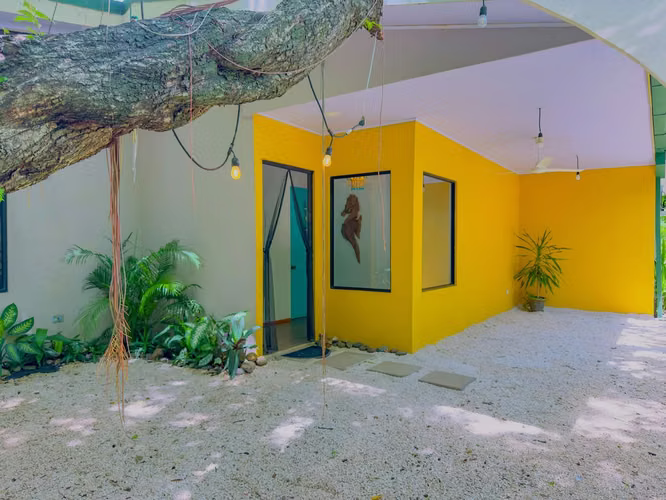 Casa Hiller | Encantadora casa de 4 habitaciones rodeada de naturaleza | Playas del Coco