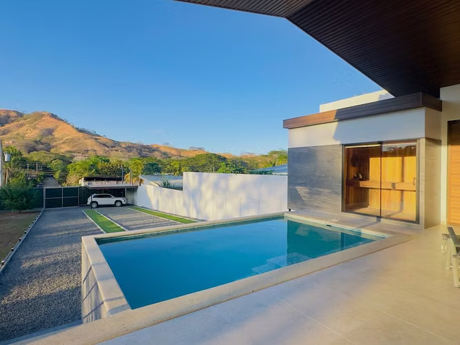 Casa Colina Vista | Casa moderna con piscina y sauna cerca de Ocotal y Coco