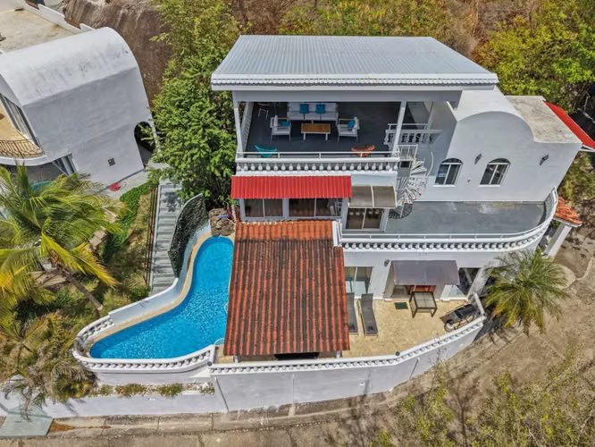 Casa Perla en Okeanos | Vistas al mar, piscina y terraza en azotea en Playas del Coco