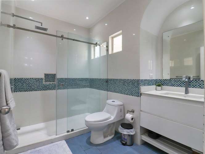 Casa Perla en Okeanos | Vistas al mar, piscina y terraza en azotea en Playas del Coco - Imagen 36