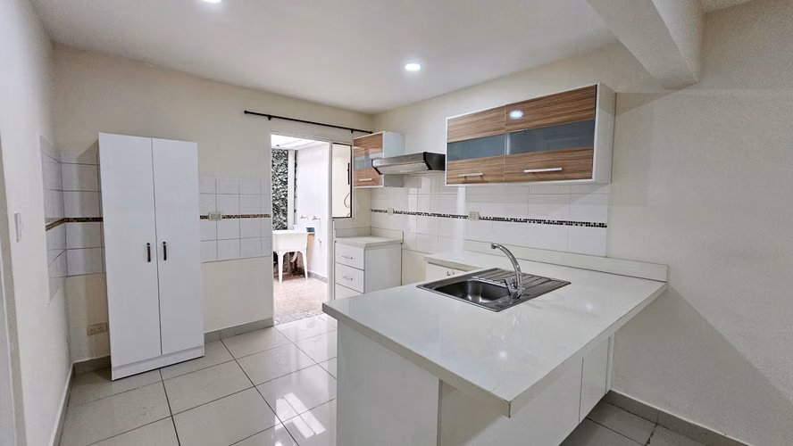 Alquiler de Apartamento en la Uruca cerca del Hospital México, INS, Repretel-14 - Imagen 3