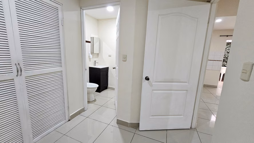 Alquiler de Apartamento en la Uruca cerca del Hospital México, INS, Repretel-14 - Imagen 18