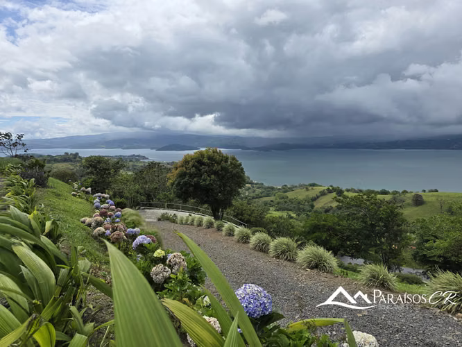 Se vende complejo de villas en Tilaran con vista al Lago Arenal - Imagen 17
