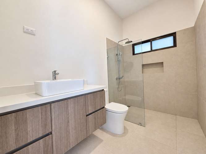 Venta de Casa Nueva en Playas del Coco