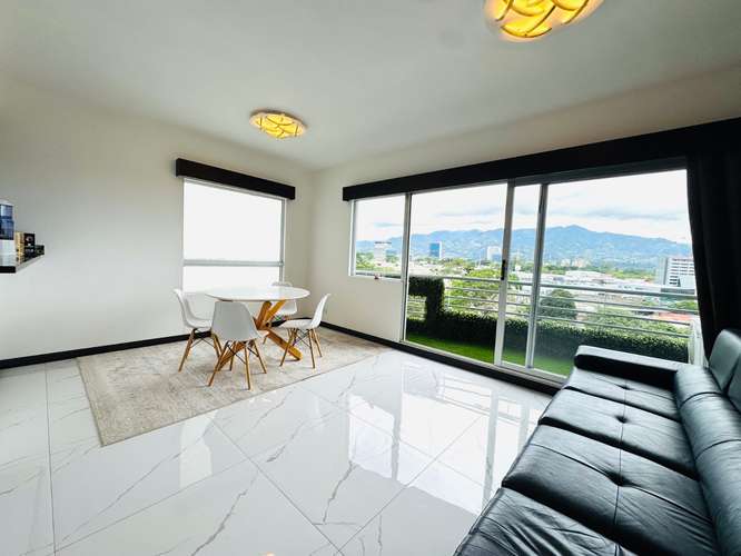 Apartamento amueblado de 2 habitaciones en Sabana Norte, San José, con piscina y vista