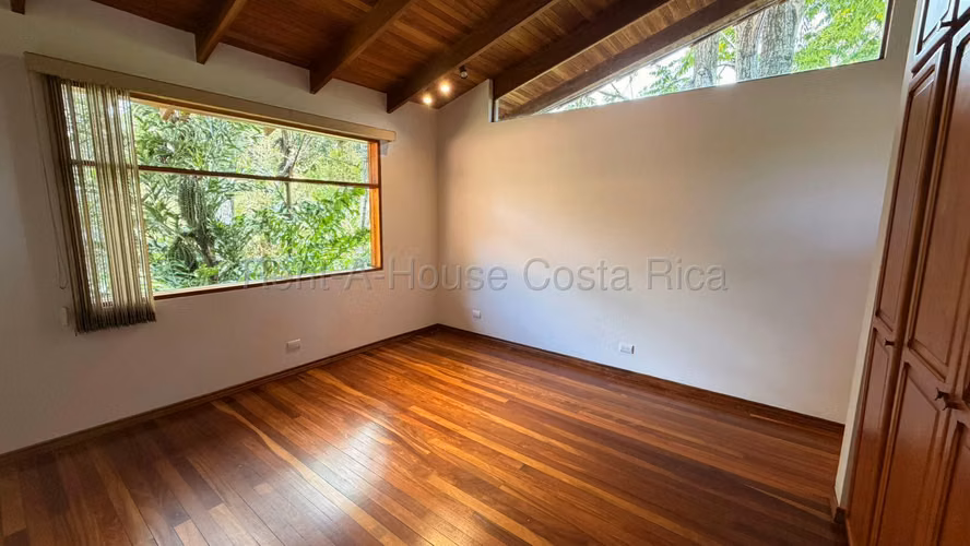 Exclusiva Residencia Rodeada de Naturaleza en Jaboncillos, Escazú - Imagen 9
