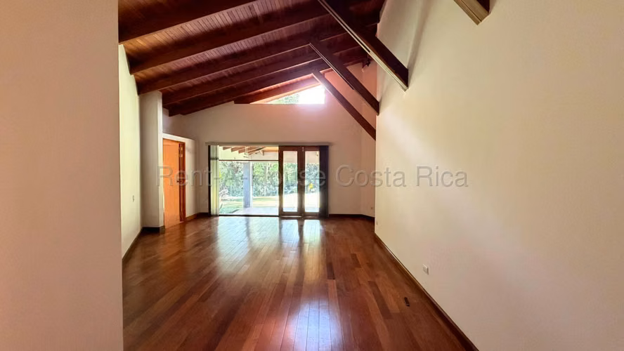 Exclusiva Residencia Rodeada de Naturaleza en Jaboncillos, Escazú - Imagen 5