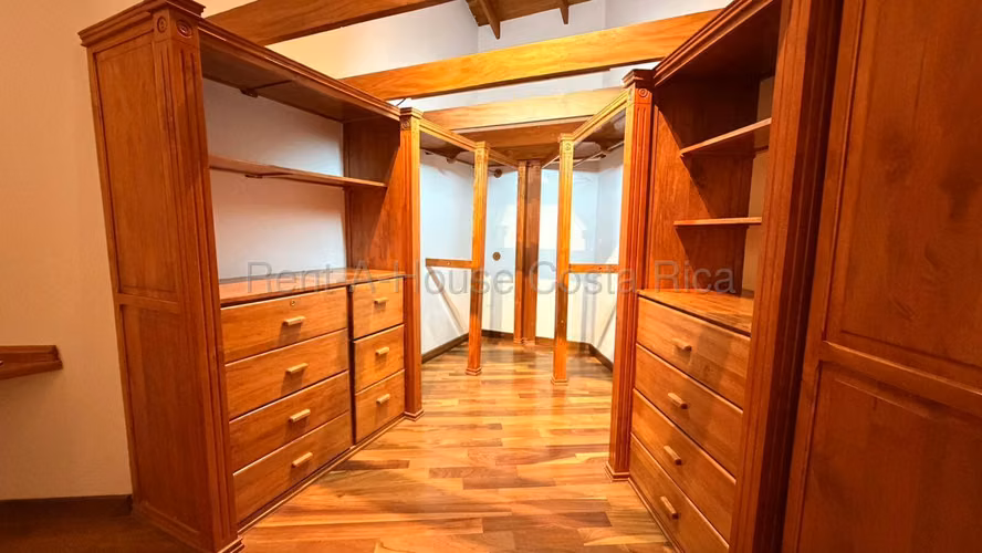 Exclusiva Residencia Rodeada de Naturaleza en Jaboncillos, Escazú - Imagen 10