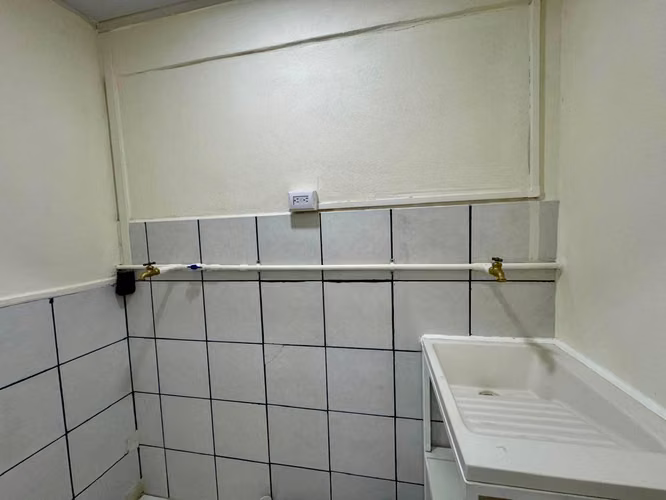 Se alquila amplio y cómodo apartamento en Tibas, llorente - Imagen 10