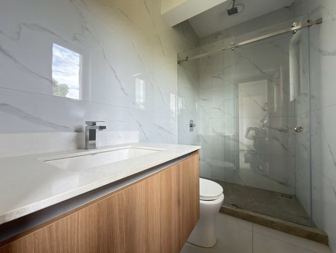 Casa de Lujo Nueva en La Guácima 415m2 4 Habitaciones Lote 778 m² Condominio Exclusivo - Imagen 7