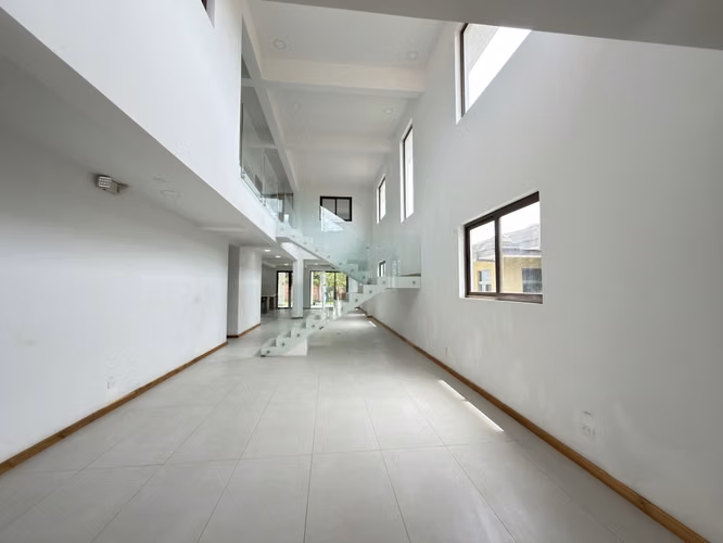 Casa de Lujo Nueva en La Guácima 415m2 4 Habitaciones Lote 778 m² Condominio Exclusivo - Imagen 2