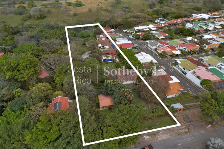 Quinta en Ciruelas Alajuela con 3 propiedades