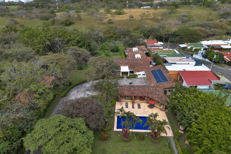Quinta en Ciruelas Alajuela con 3 propiedades - Imagen 2